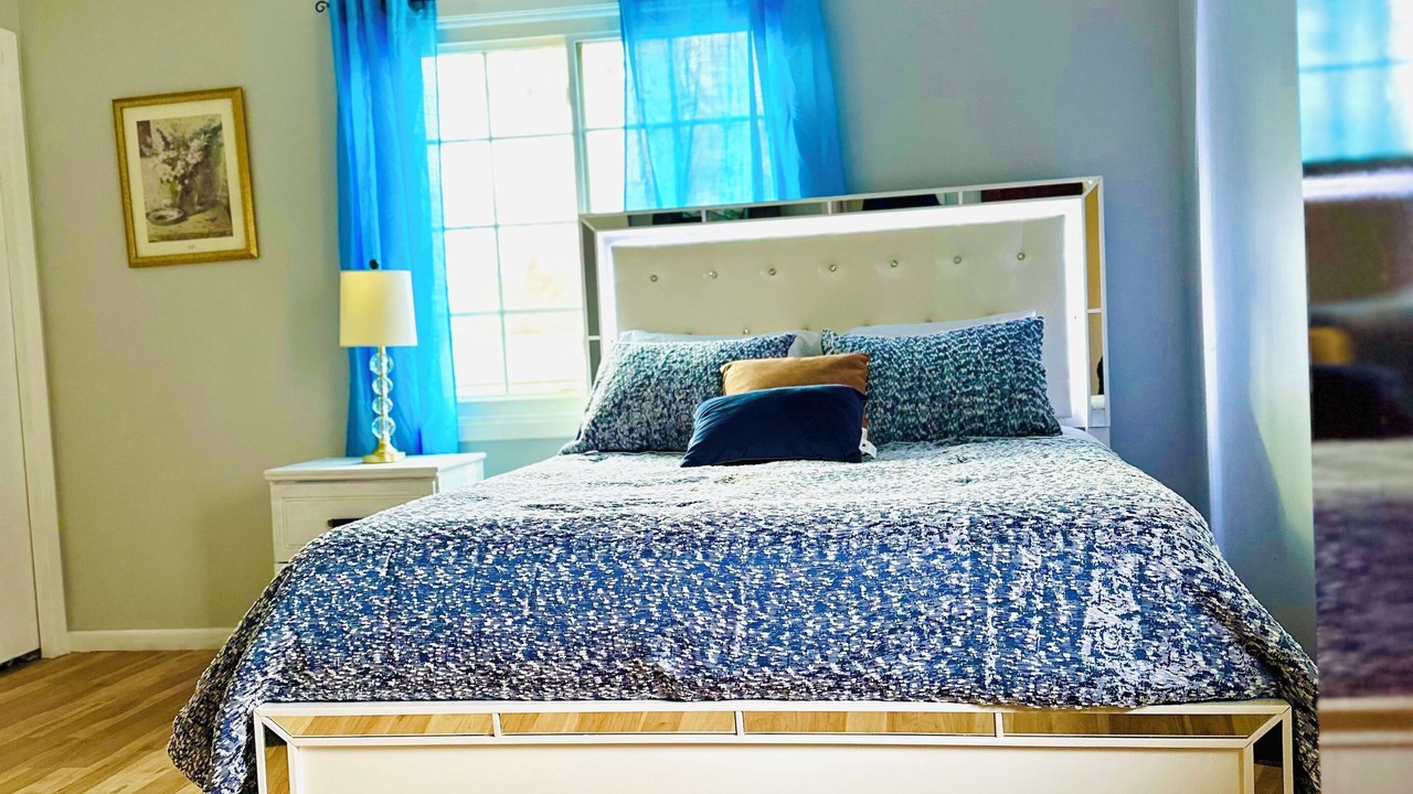 Photo of Bedroom in Maplewood