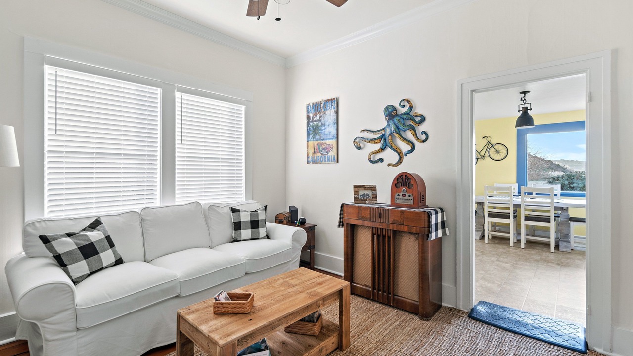 Photo of Livingroom in Pescadero