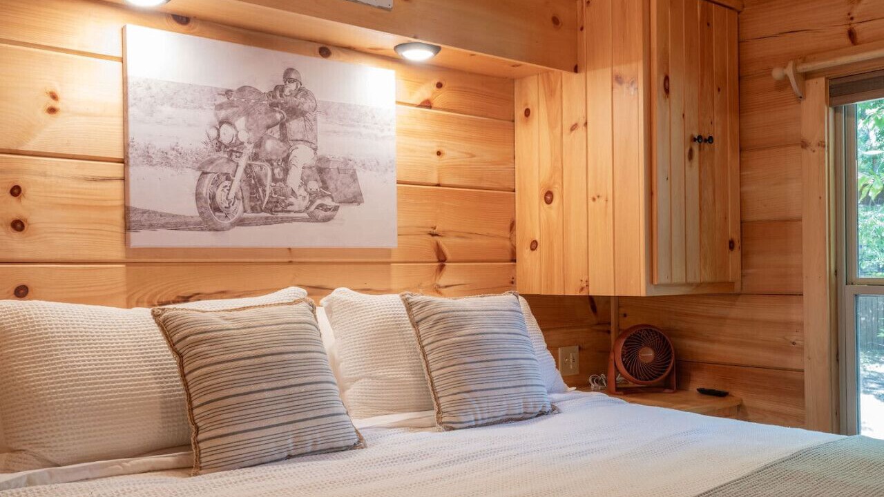 Photo of Bedroom in Blairsville