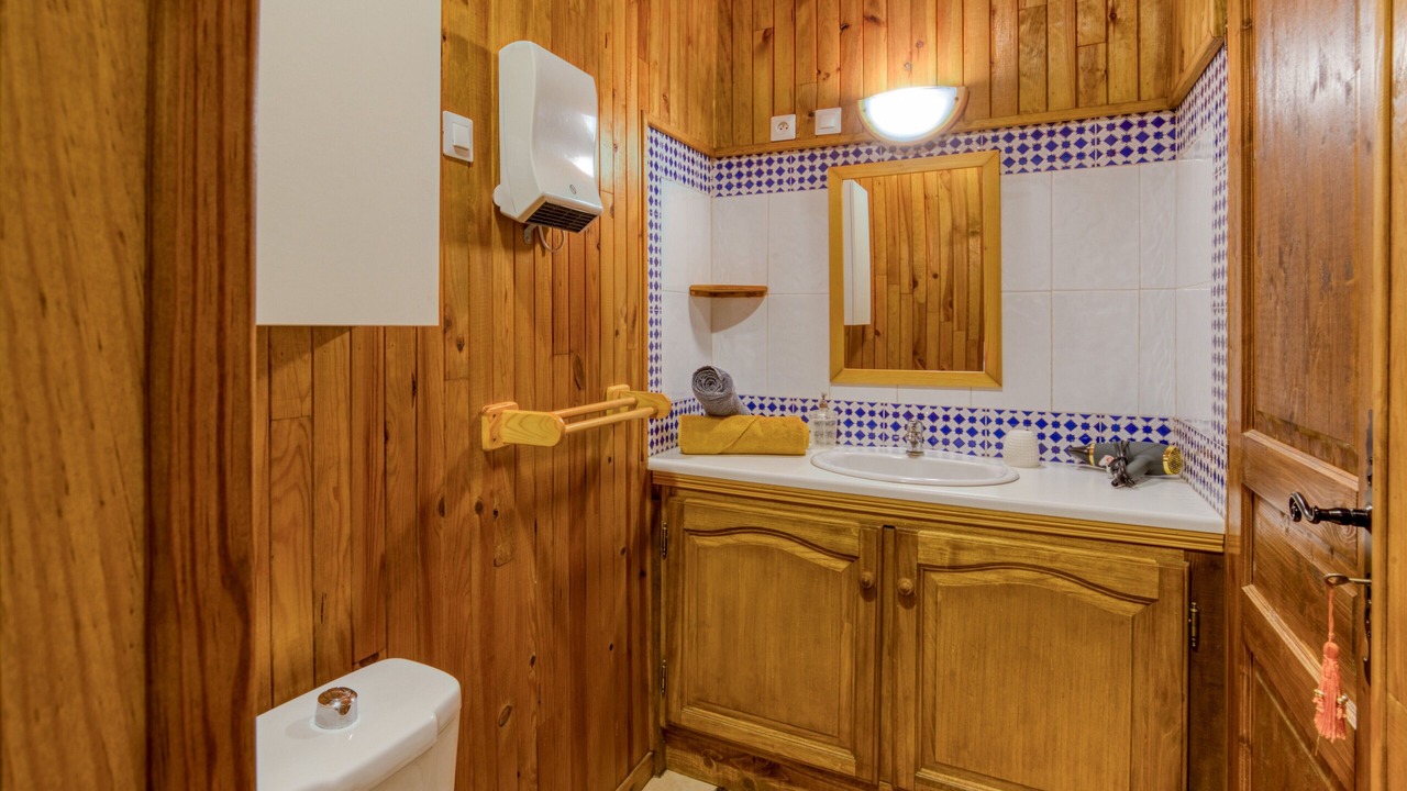 Photo of Bathroom in La Salvetat-sur-Agout