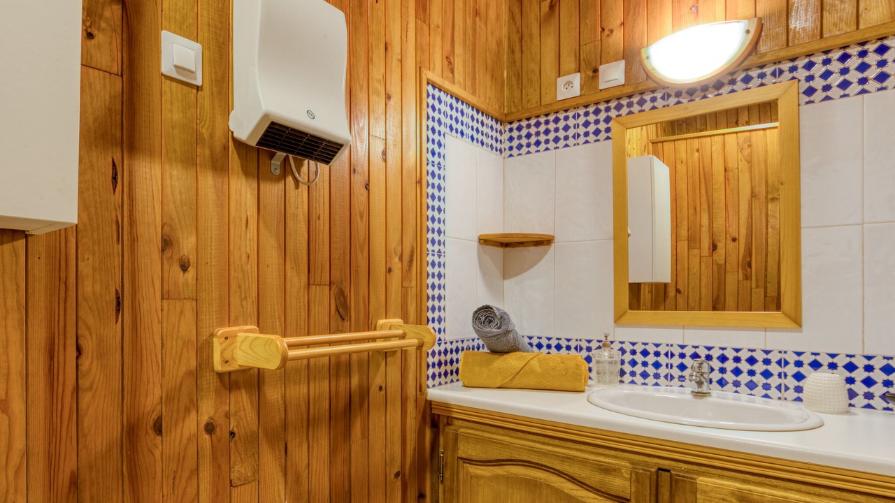 Photo of Bathroom in La Salvetat-sur-Agout