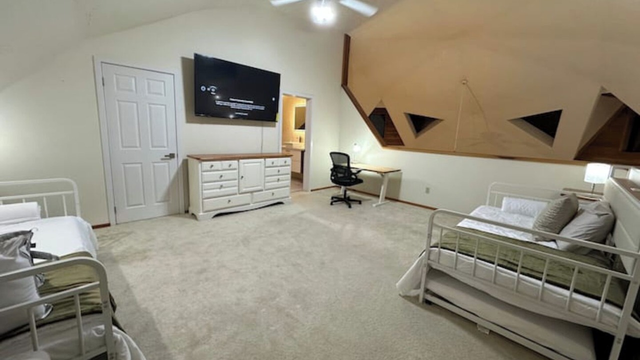 Photo of Bedroom in Frazier Park
