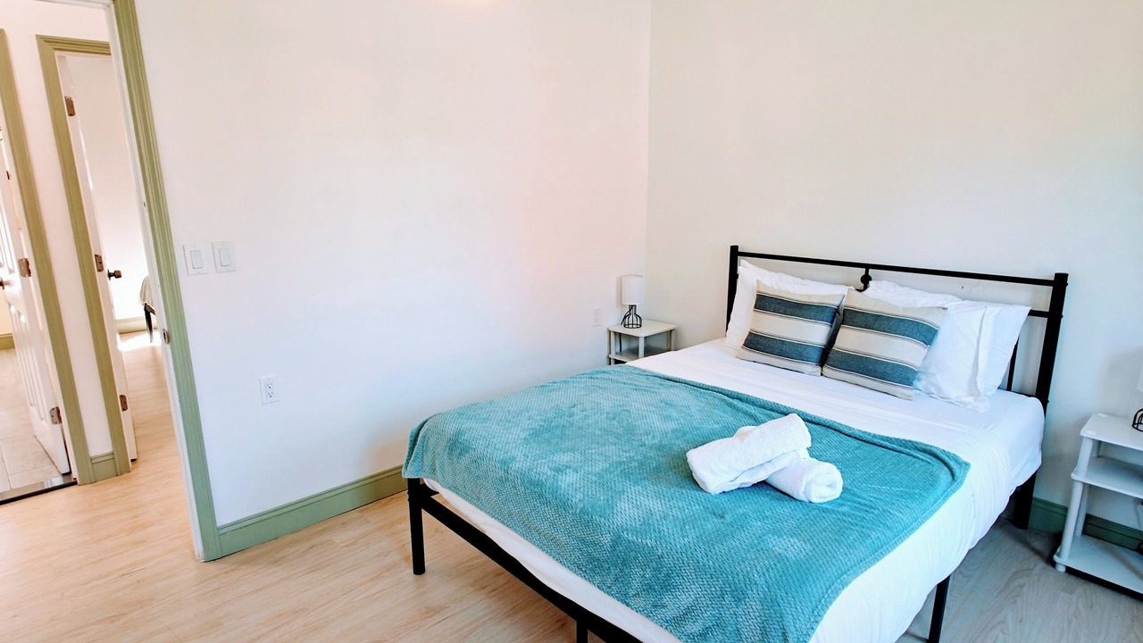 Photo of Bedroom in Downtown Niagara Falls