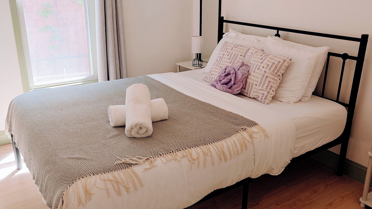 Photo of Bedroom in Downtown Niagara Falls