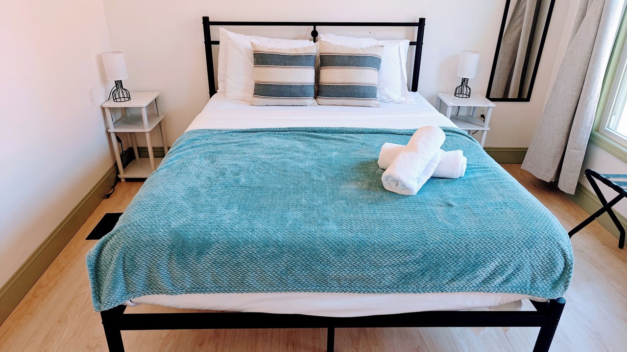 Photo of Bedroom in Downtown Niagara Falls