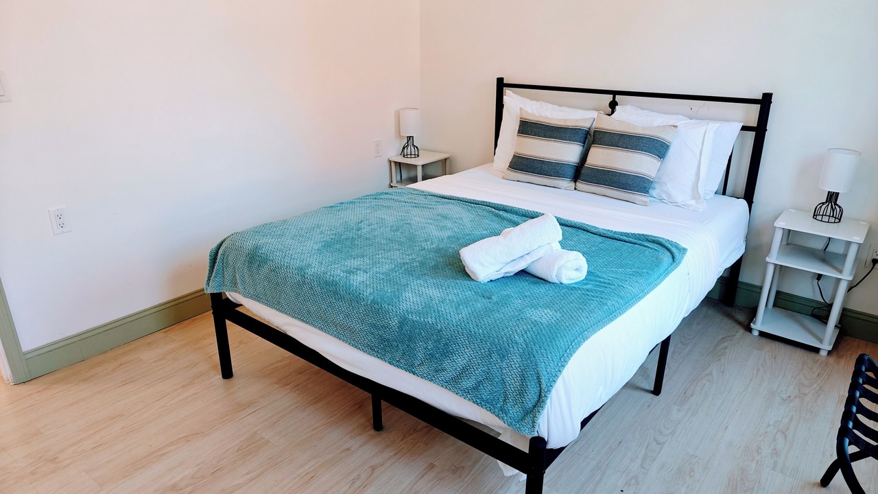 Photo of Bedroom in Downtown Niagara Falls
