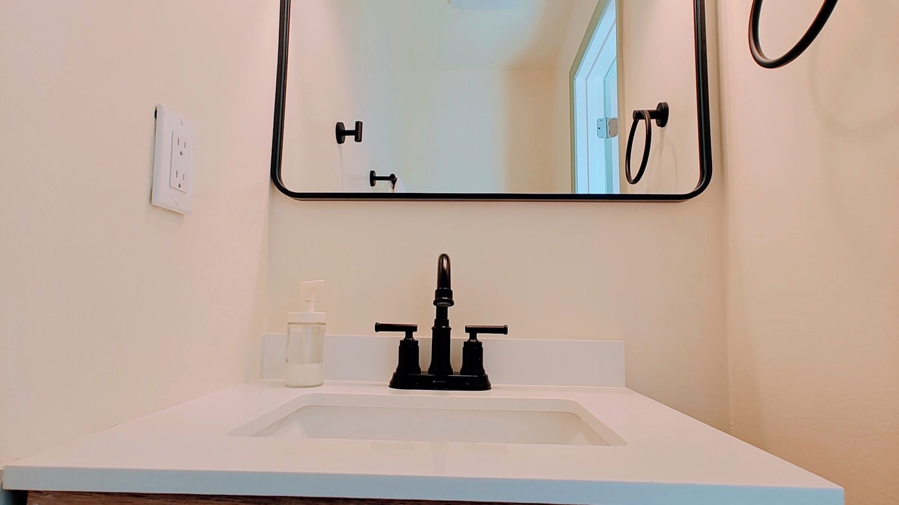 Photo of Bathroom in Downtown Niagara Falls
