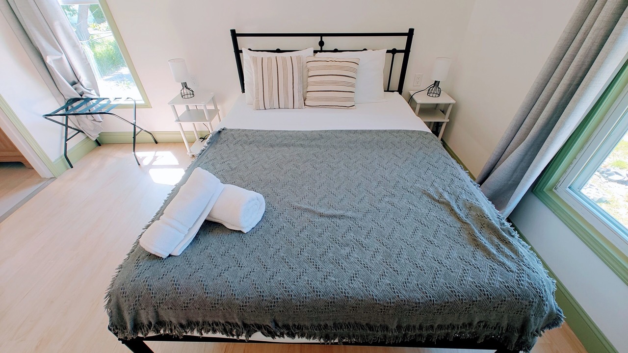 Photo of Bedroom in Downtown Niagara Falls