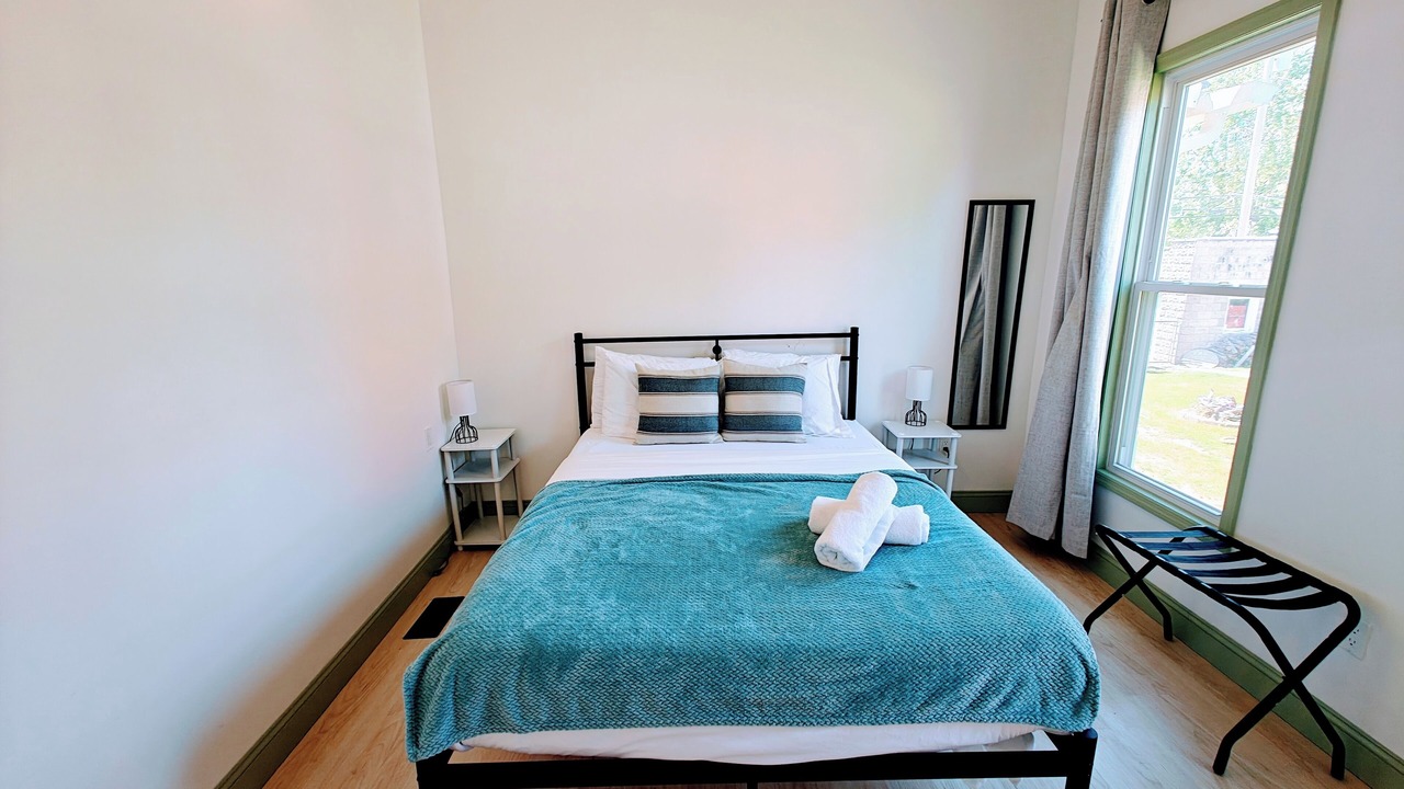 Photo of Bedroom in Downtown Niagara Falls