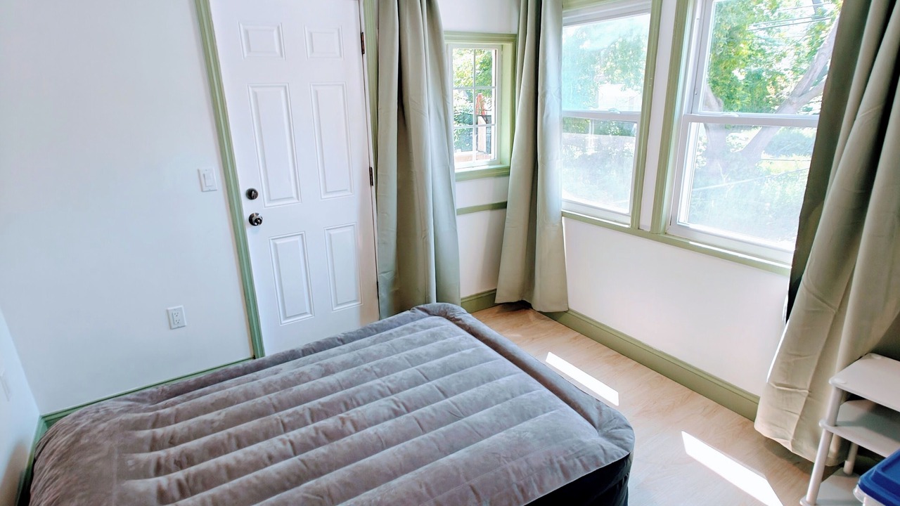 Photo of Bedroom in Downtown Niagara Falls