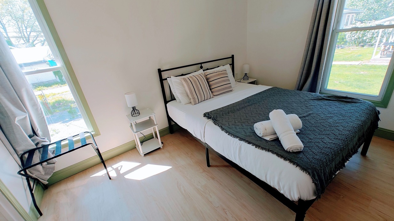 Photo of Bedroom in Downtown Niagara Falls