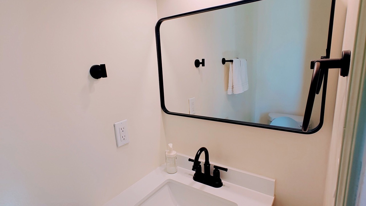 Photo of Bathroom in Downtown Niagara Falls