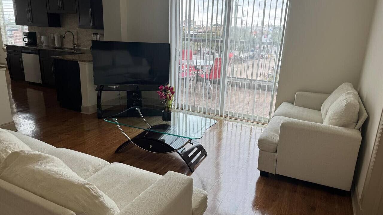 Photo of Livingroom in Astrodome