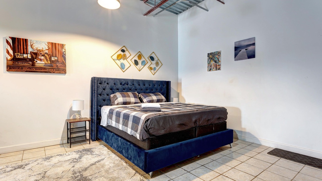 Photo of Bedroom in La Petite-Patrie