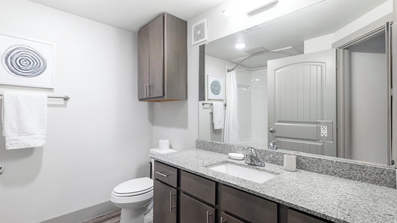 Photo of Bathroom in Shadow Glen