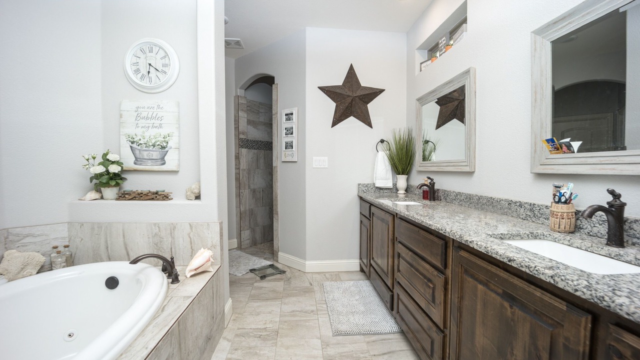 Photo of Bathroom in Elmo