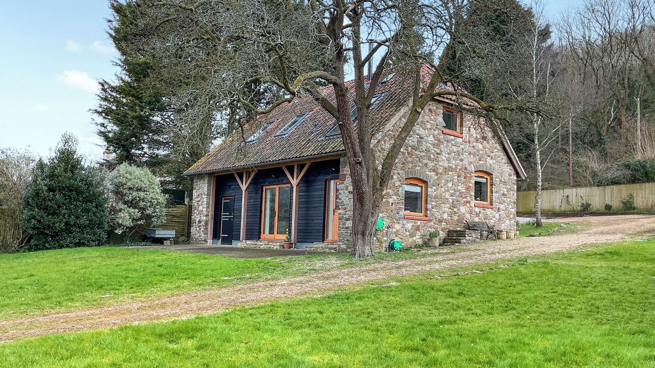 Photo of Outdoor in Tickenham