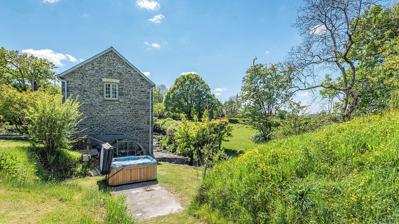 Photo of Outdoor in Lampeter