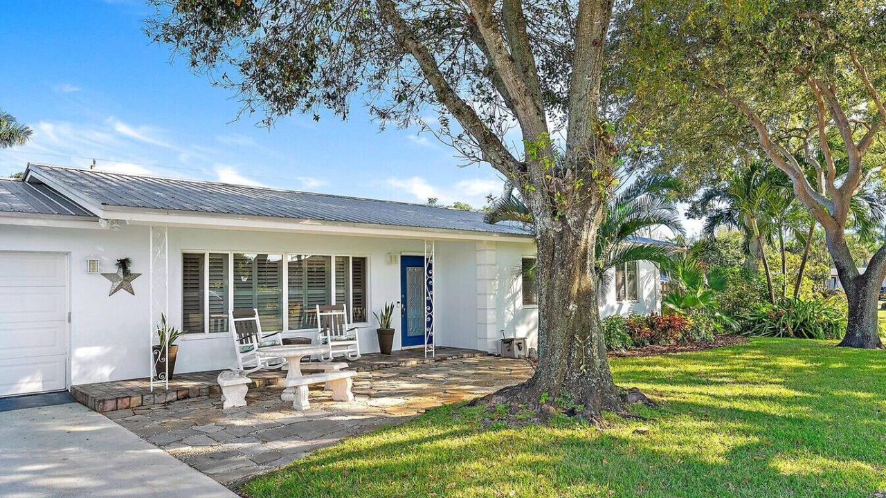 Photo of Outdoor in Lake Clarke Shores