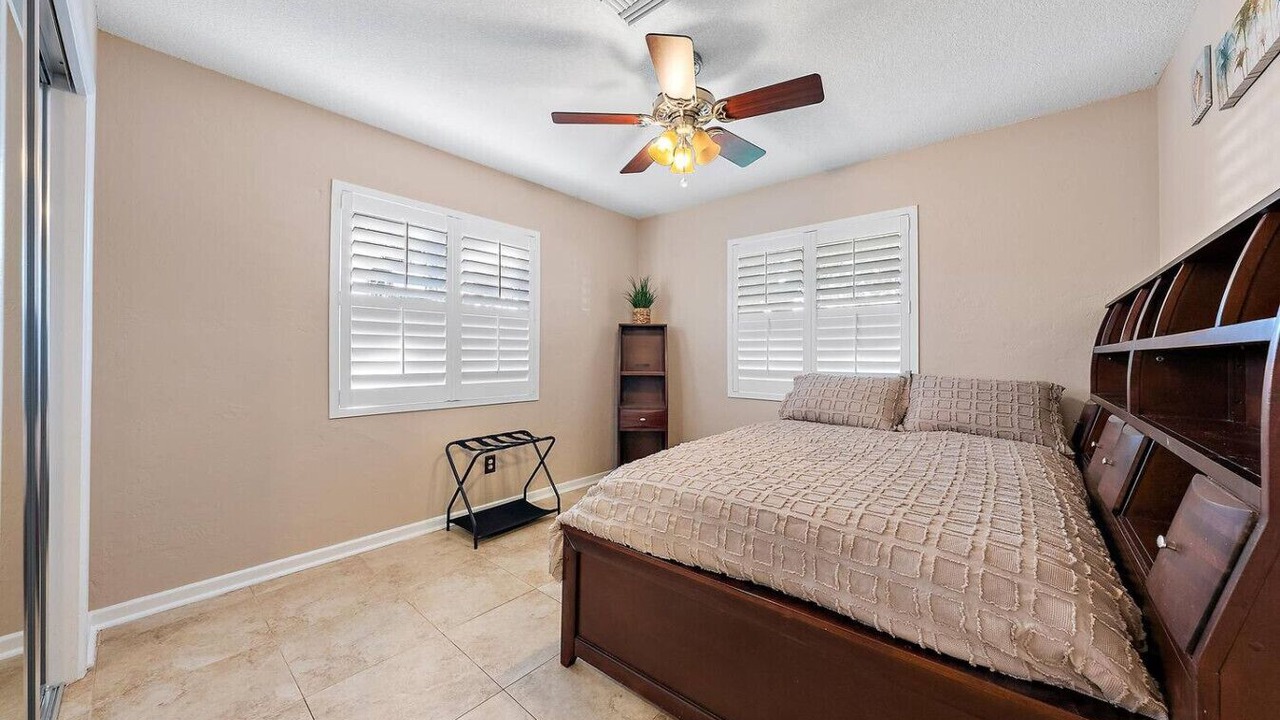 Photo of Bedroom in Lake Clarke Shores
