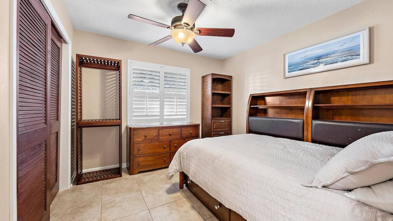 Photo of Bedroom in Lake Clarke Shores