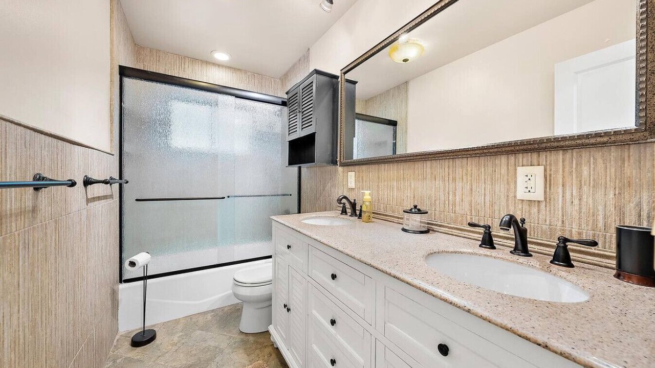 Photo of Bathroom in Lake Clarke Shores
