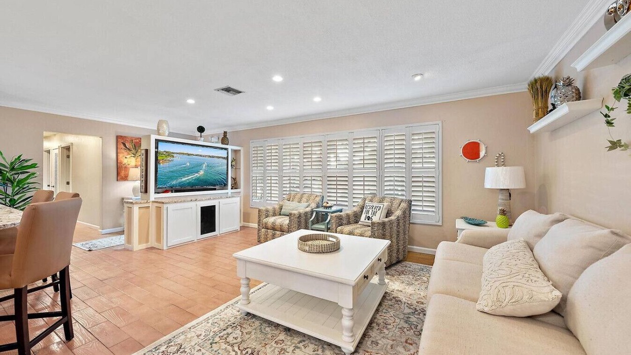 Photo of Livingroom in Lake Clarke Shores