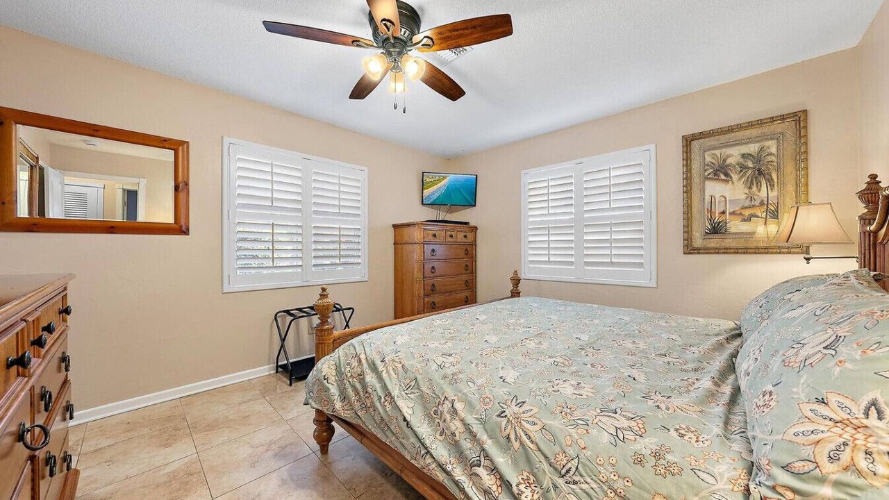 Photo of Bedroom in Lake Clarke Shores