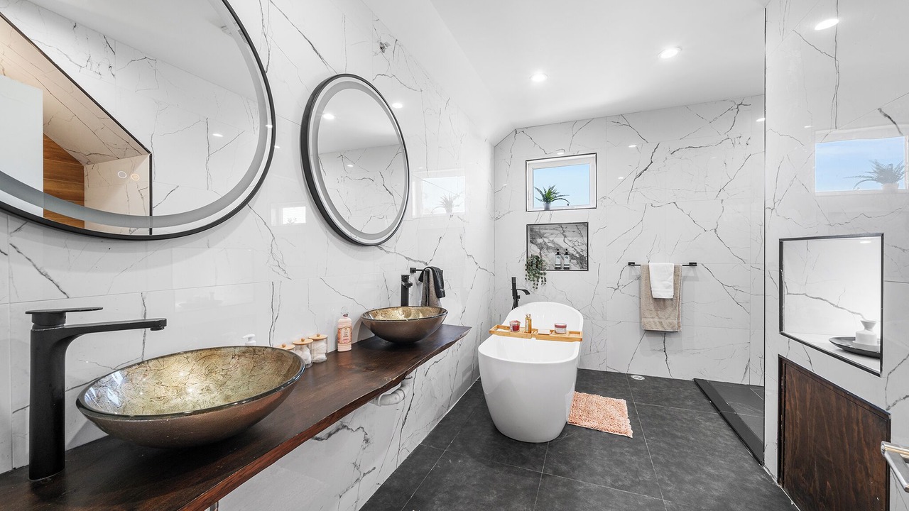 Photo of Bathroom in Point Breeze