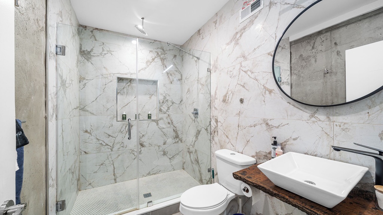 Photo of Bathroom in Point Breeze