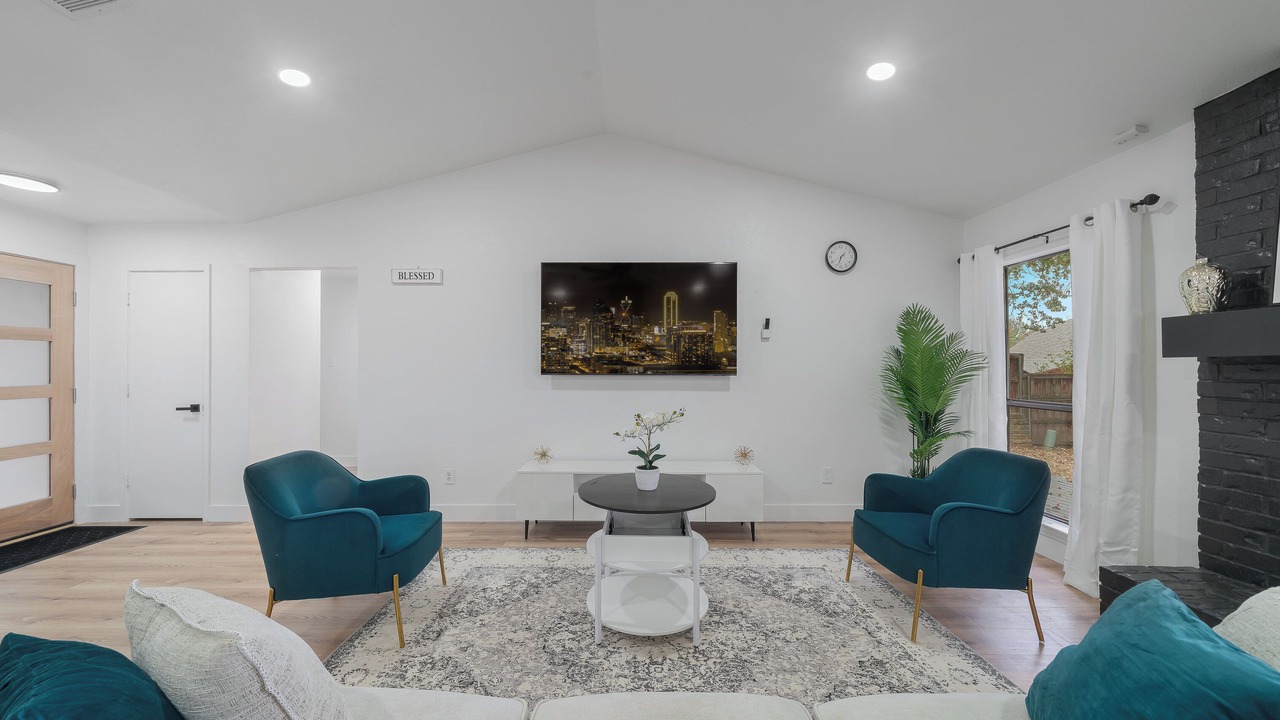 Photo of Livingroom in Euless