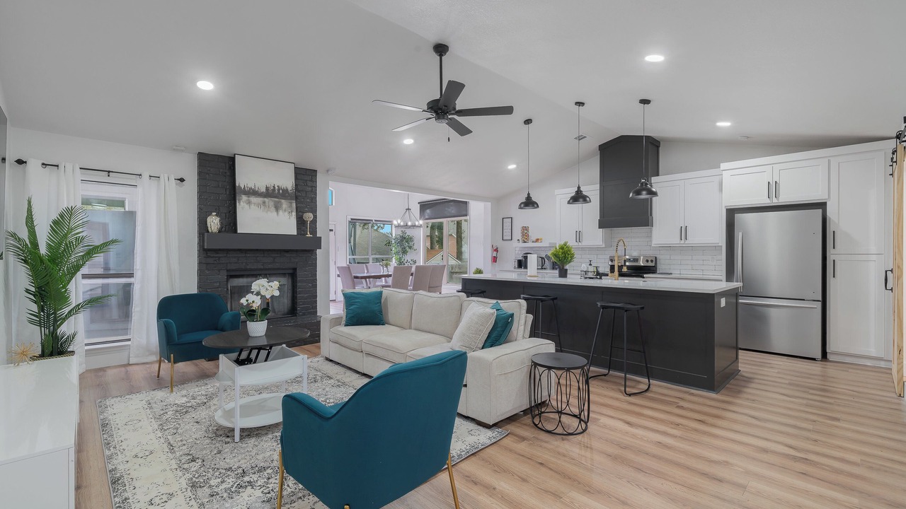Photo of Livingroom in Euless