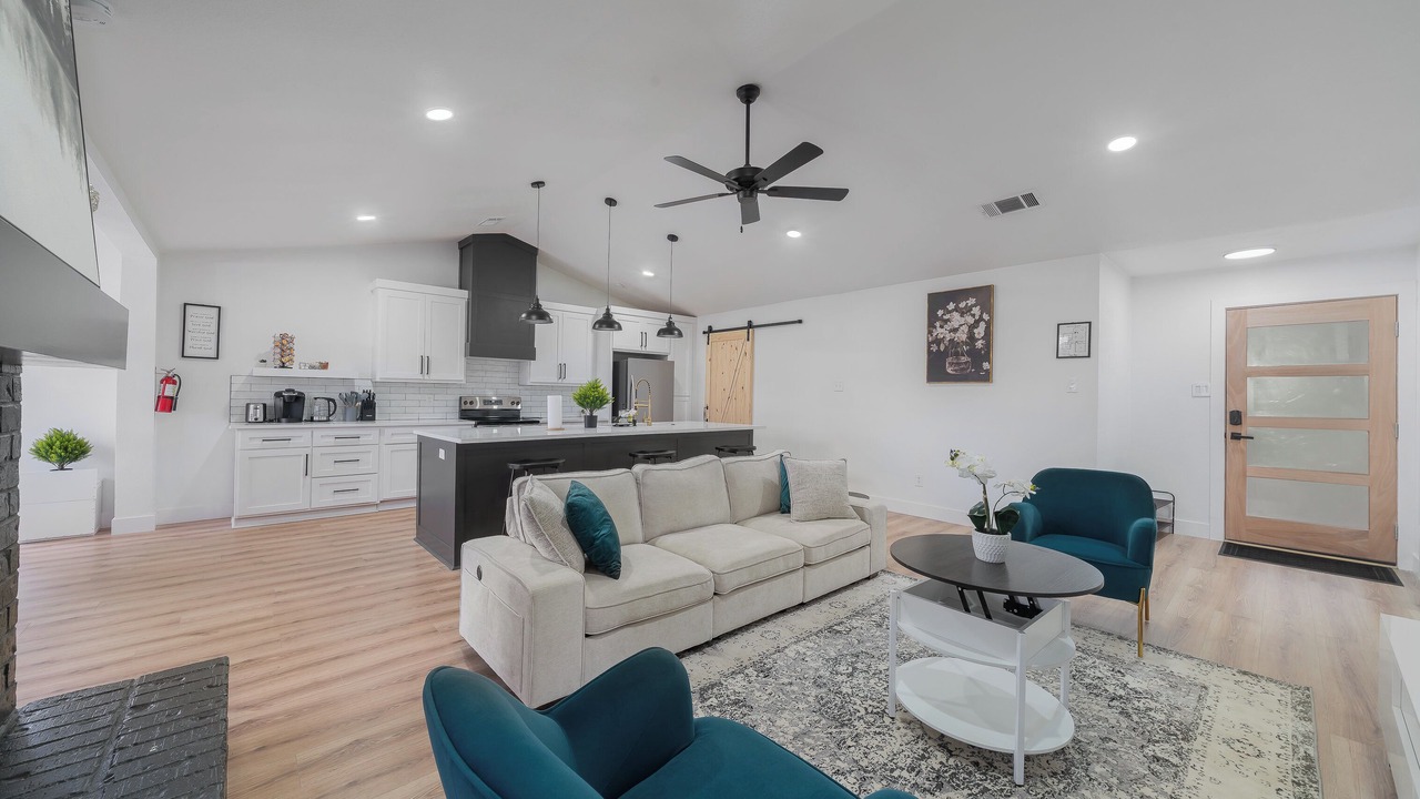 Photo of Livingroom in Euless