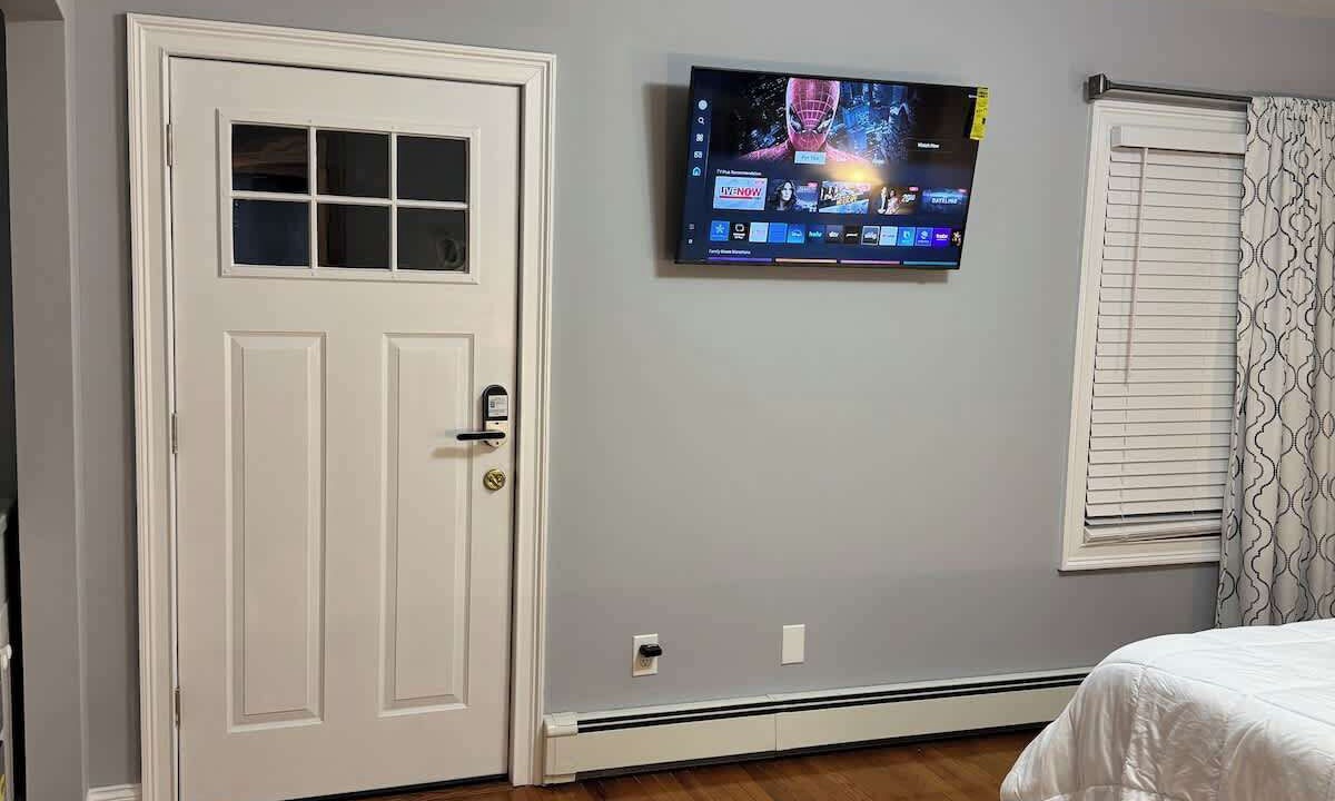 Photo of Bedroom in Uniondale