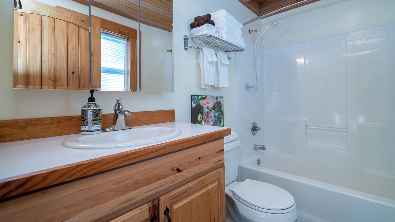 Photo of Bathroom in Ore City