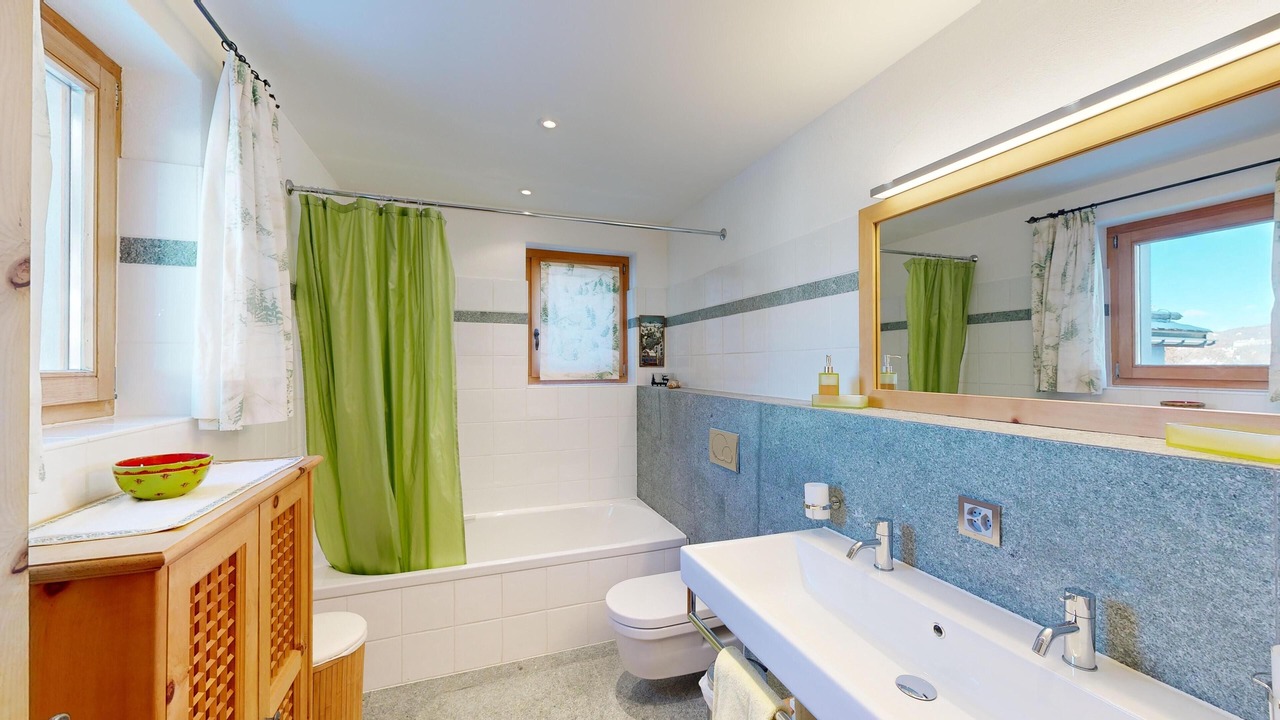 Photo of Bathroom in Silvaplana