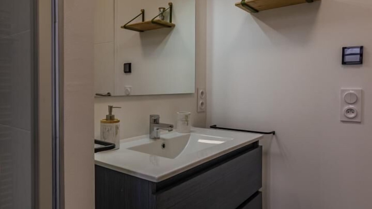 Photo of Bathroom in Albertville