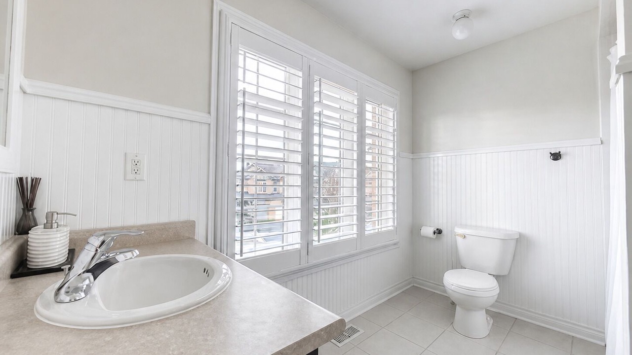 Photo of Bathroom in York Regional Municipality