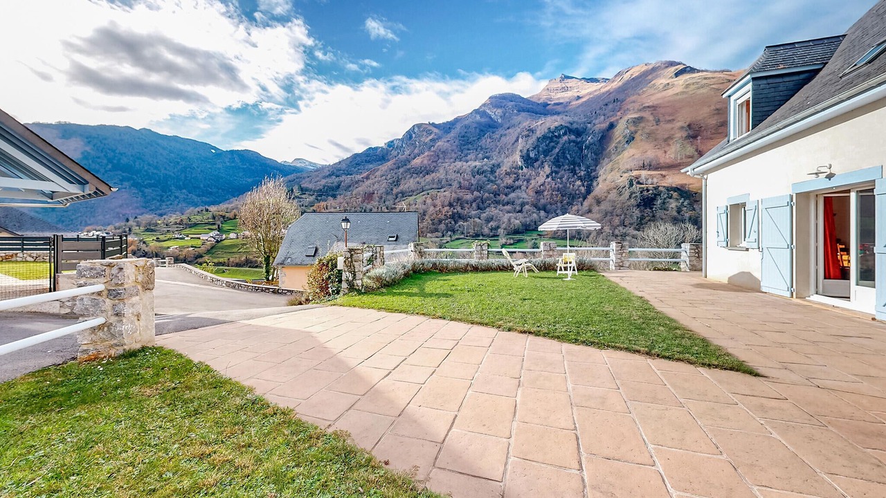 Photo of Bedroom in Louvie-Soubiron