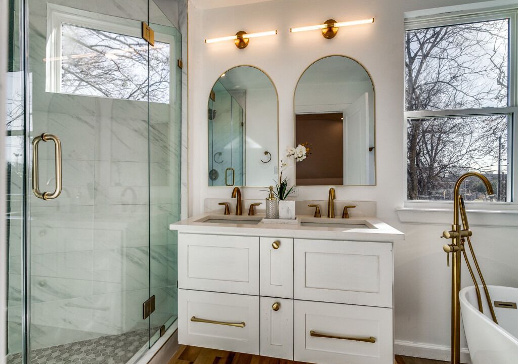 Photo of Bathroom in Knox - Henderson