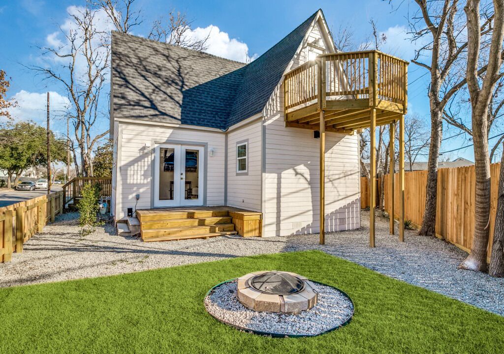 Photo of Outdoor in Knox - Henderson