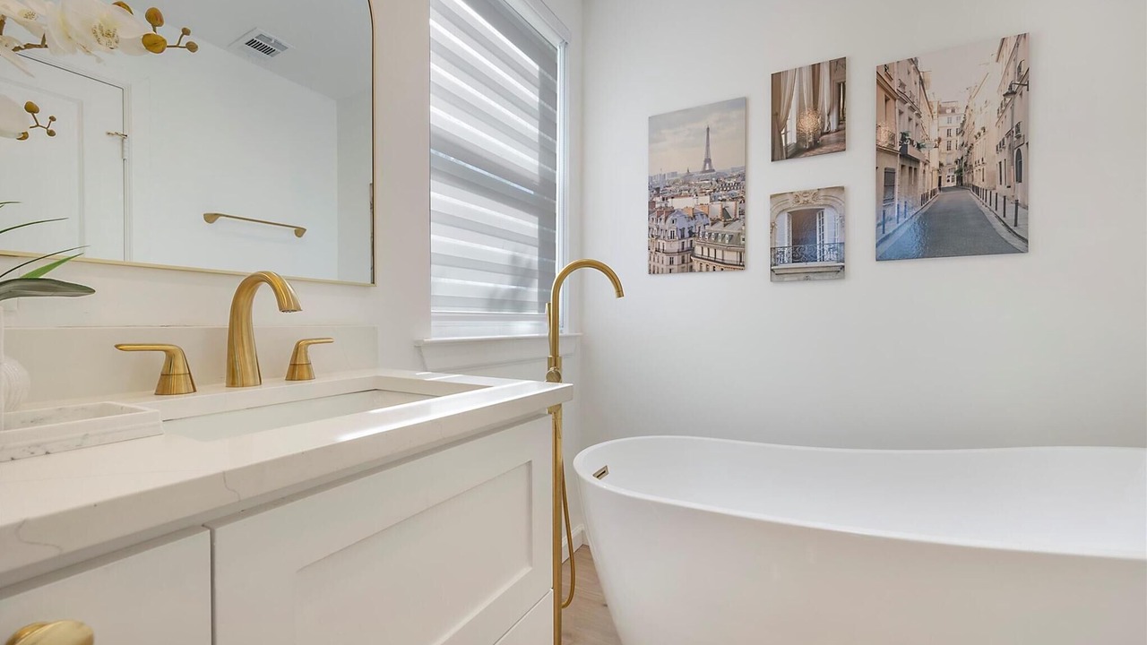 Photo of Bathroom in Knox - Henderson