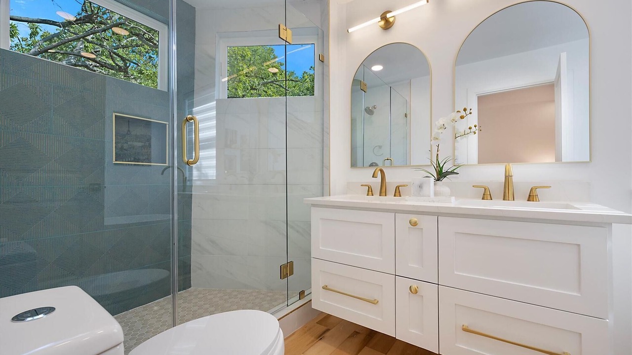 Photo of Bathroom in Knox - Henderson