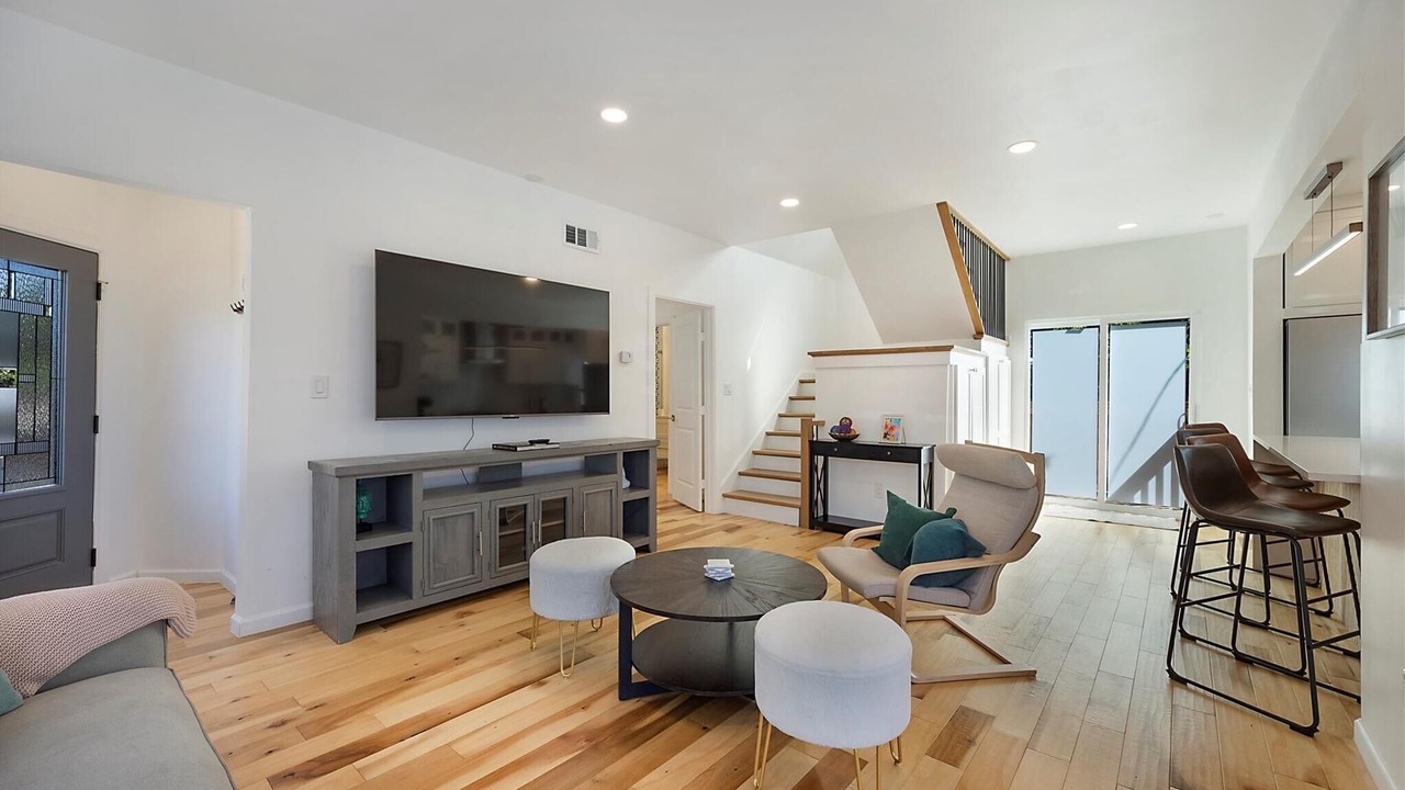 Photo of Livingroom in Knox - Henderson