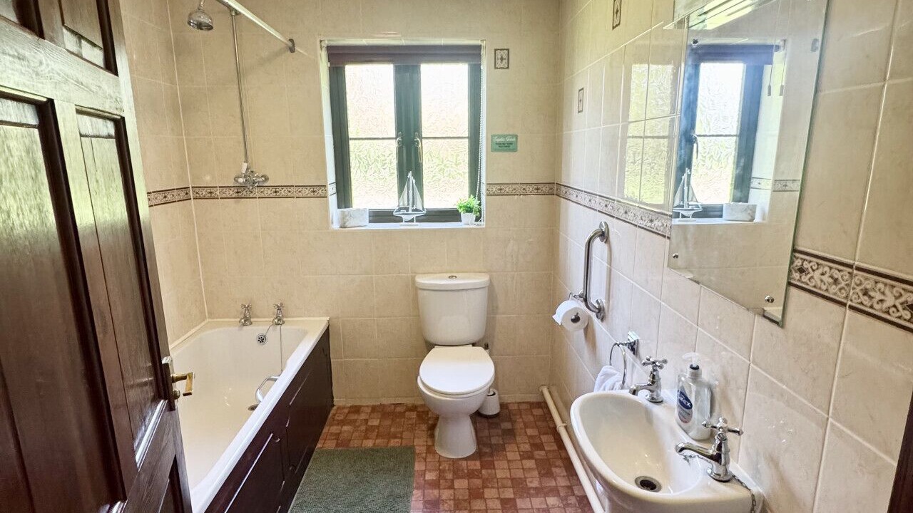 Photo of Bathroom in Repps with Bastwick