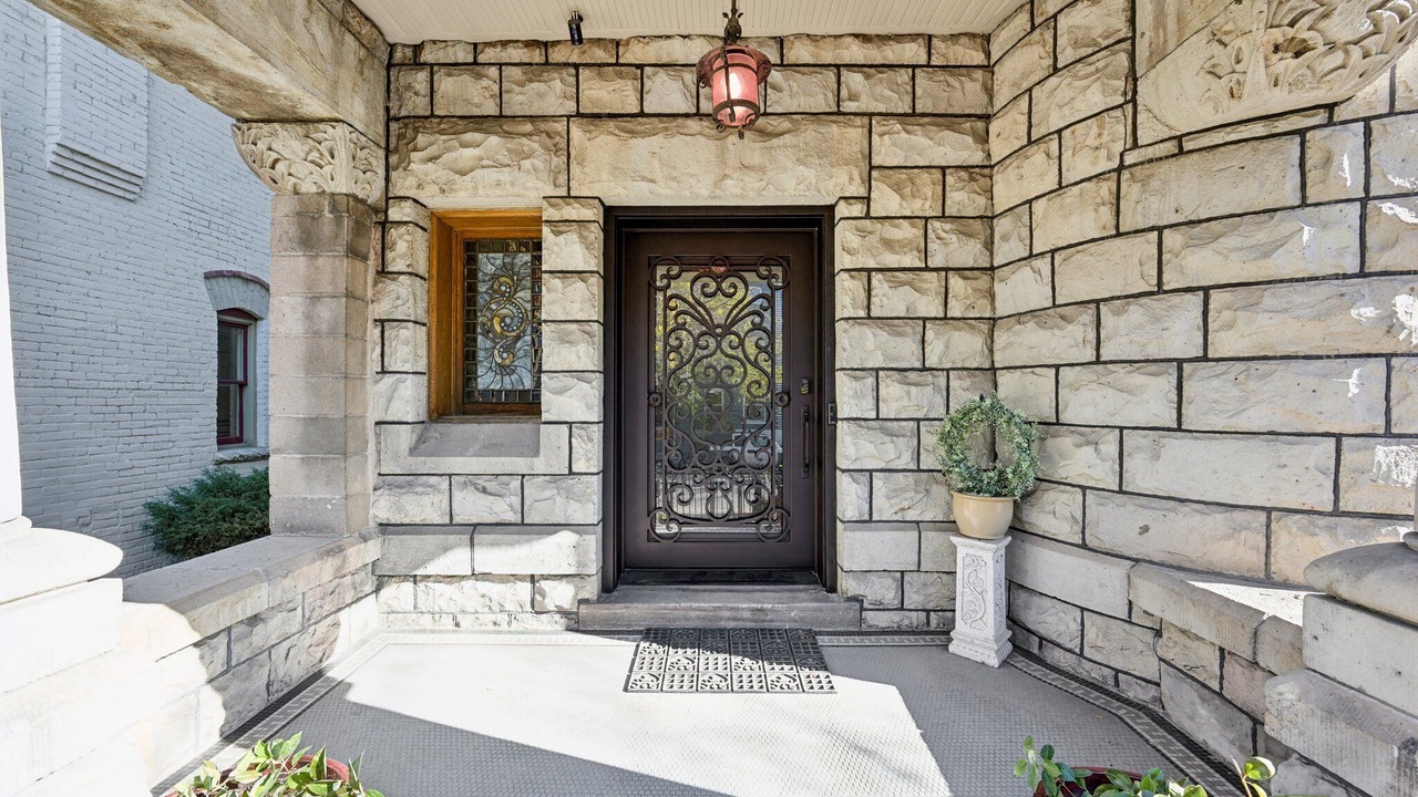 Photo of Outdoor in Uptown