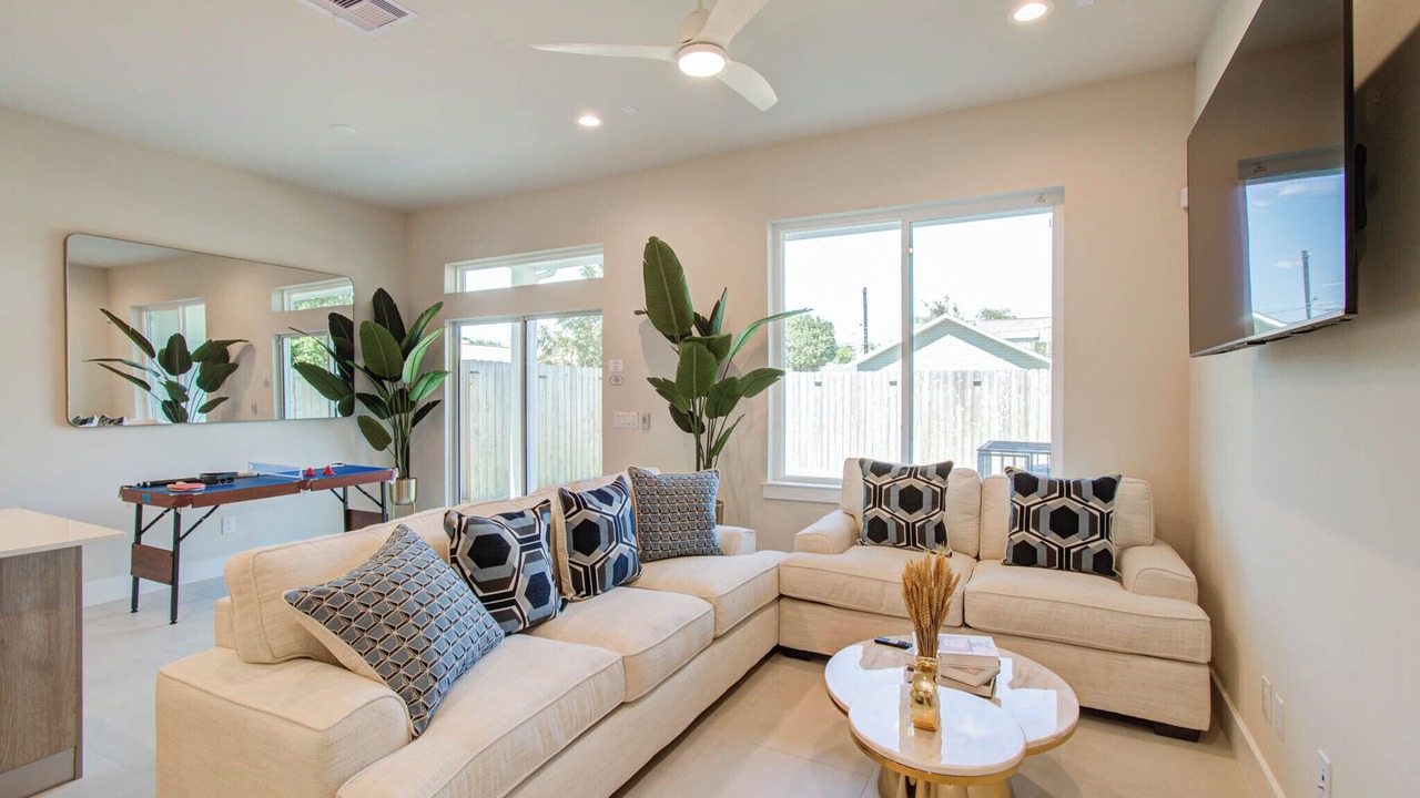 Photo of Livingroom in Northside