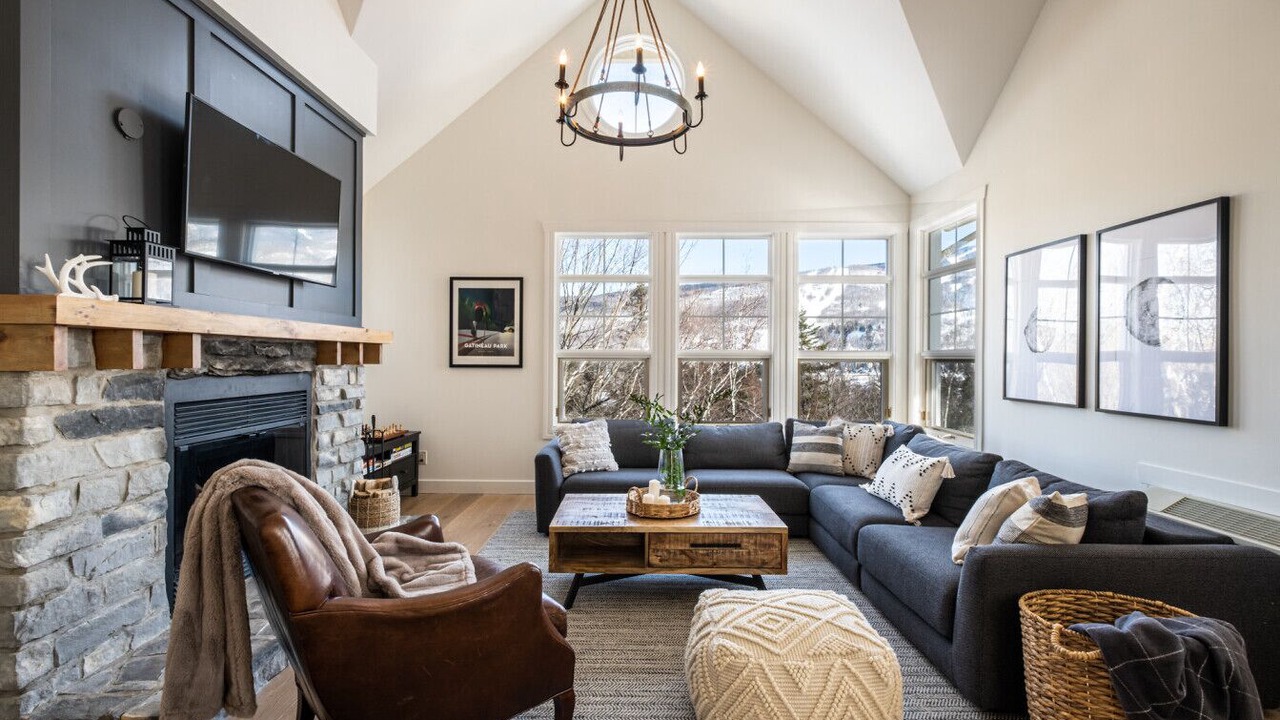 Photo of Livingroom in Tremblant-Les-Eaux