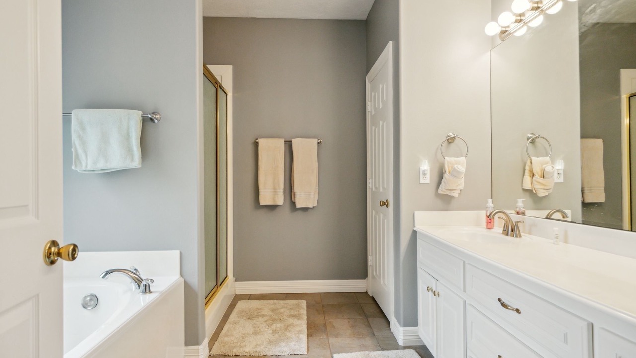 Photo of Bathroom in Cape Royale