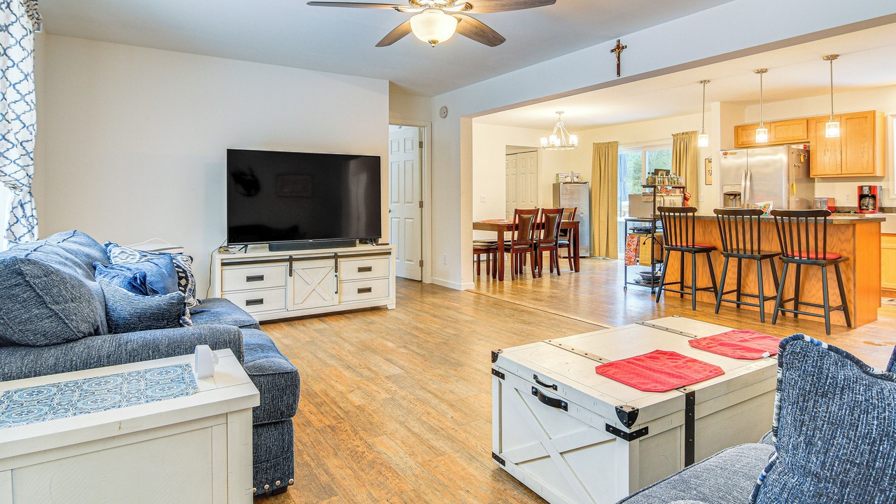 Photo of Livingroom in Harrison